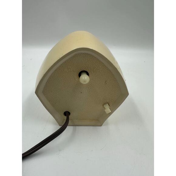 Vintage Toastmaster Electric Clock Pentagon Shape  Model 49-042 Works - Picture 2 of 3